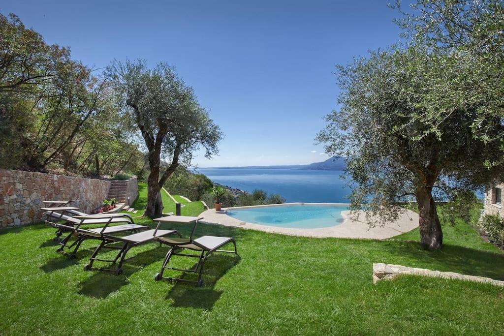 Villa Divina-Apt Armonia-Con Piscina E Vista Lago Castelletto Di Brenzone Buitenkant foto