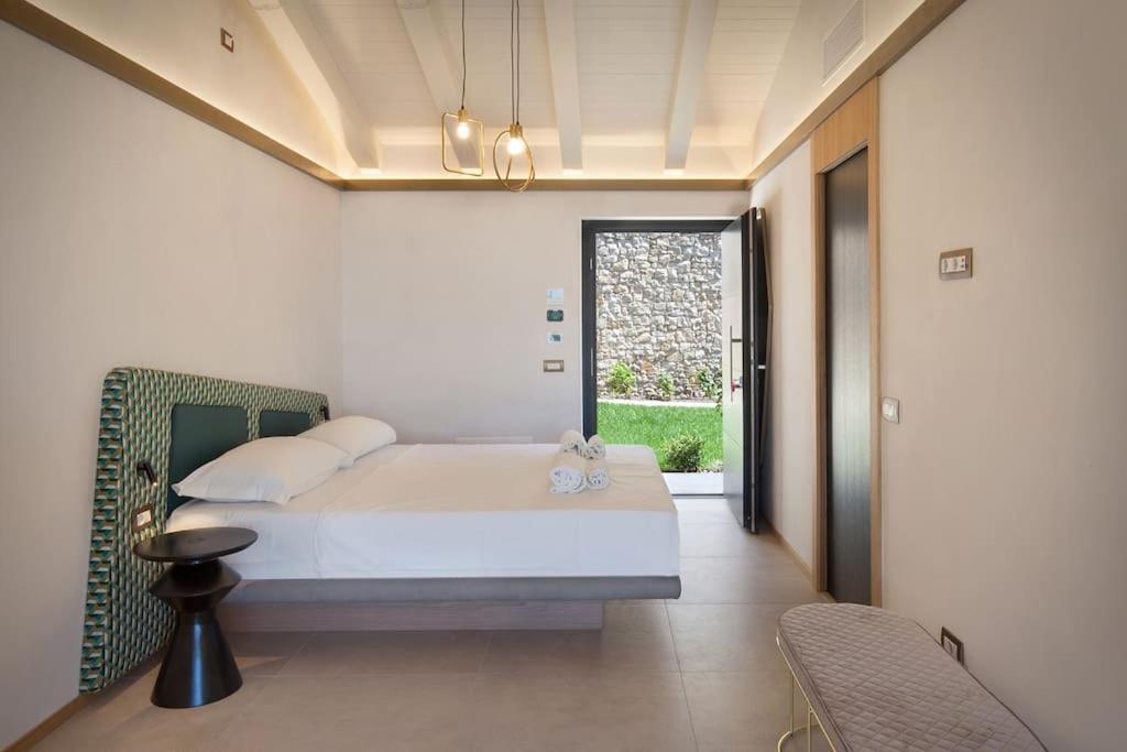 Villa Divina-Apt Armonia-Con Piscina E Vista Lago Castelletto Di Brenzone Buitenkant foto