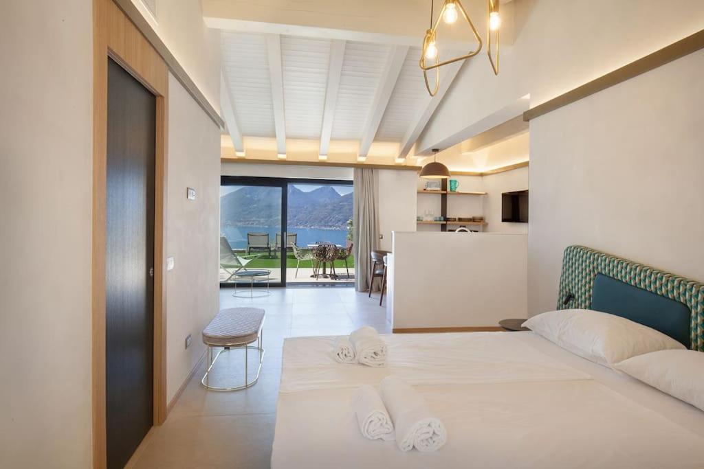 Villa Divina-Apt Armonia-Con Piscina E Vista Lago Castelletto Di Brenzone Buitenkant foto